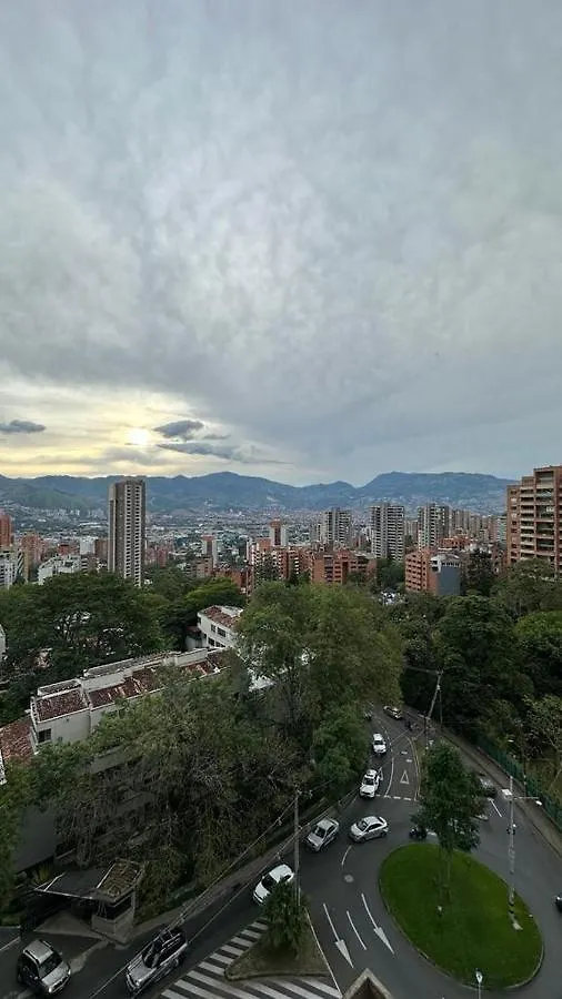 Apartasuite Cerca Al Cc El Tesoro Medellín Apartamento