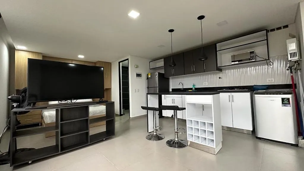 Apartasuite Cerca Al Cc El Tesoro Medellín Apartamento