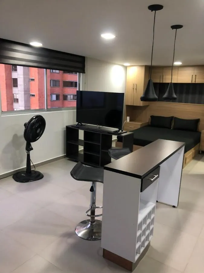 Apartasuite Cerca Al Cc El Tesoro Medellín 0*,